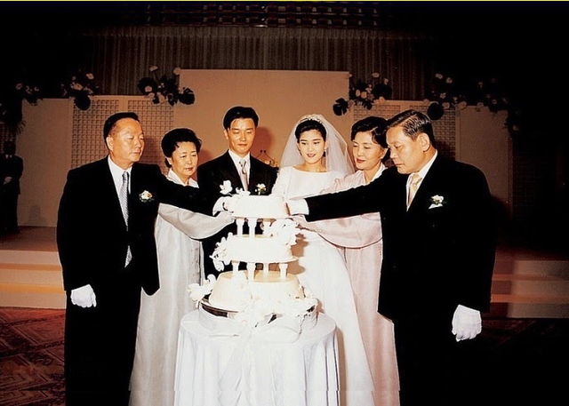 Đại c&ocirc;ng ch&uacute;a Samsung tuổi 55: Rũ bỏ h&ocirc;n nh&acirc;n bi kịch, 12 năm dựng đế chế v&agrave; m&agrave;n "phục th&ugrave;" ngọt ng&agrave;o từ cậu qu&yacute; tử đỗ trường Top 1- Ảnh 3.