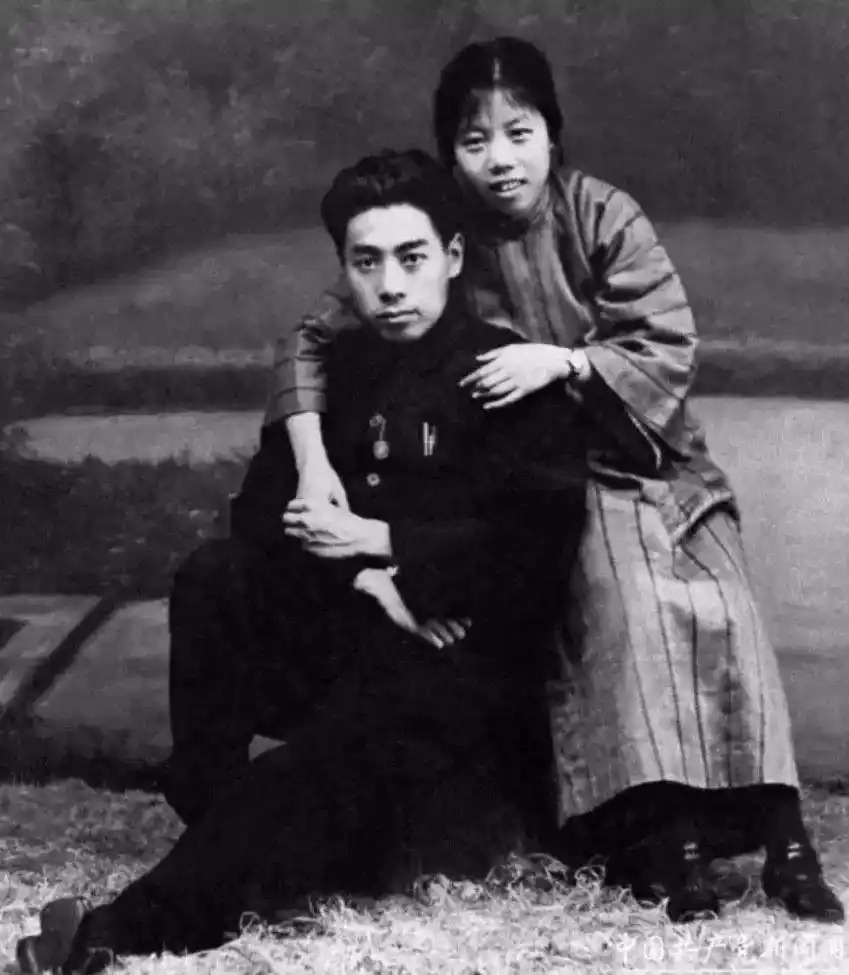 "T&igrave;nh d&agrave;i giấy ngắn, h&ocirc;n anh mu&ocirc;n ngh&igrave;n lần": Thư t&igrave;nh đẫm y&ecirc;u thương của cố Thủ tướng Trung Quốc Chu &Acirc;n Lai v&agrave; phu nh&acirc;n - Ảnh 3.