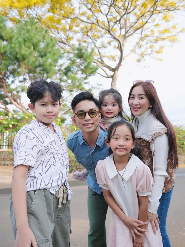 Thiếu gia S&agrave;i th&agrave;nh si m&ecirc; nữ nghệ sĩ U45 l&agrave; viện trưởng hơn 11 tuổi, x&acirc;y nh&agrave; mặt tiền trăm tỷ  - Ảnh 3.