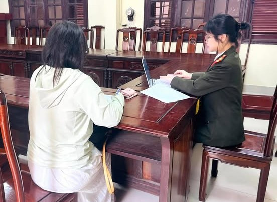 C&ocirc;ng an l&agrave;m việc với người phụ nữ đăng tin sai sự thật về s&aacute;p nhập tỉnh 2026 - Ảnh 1.