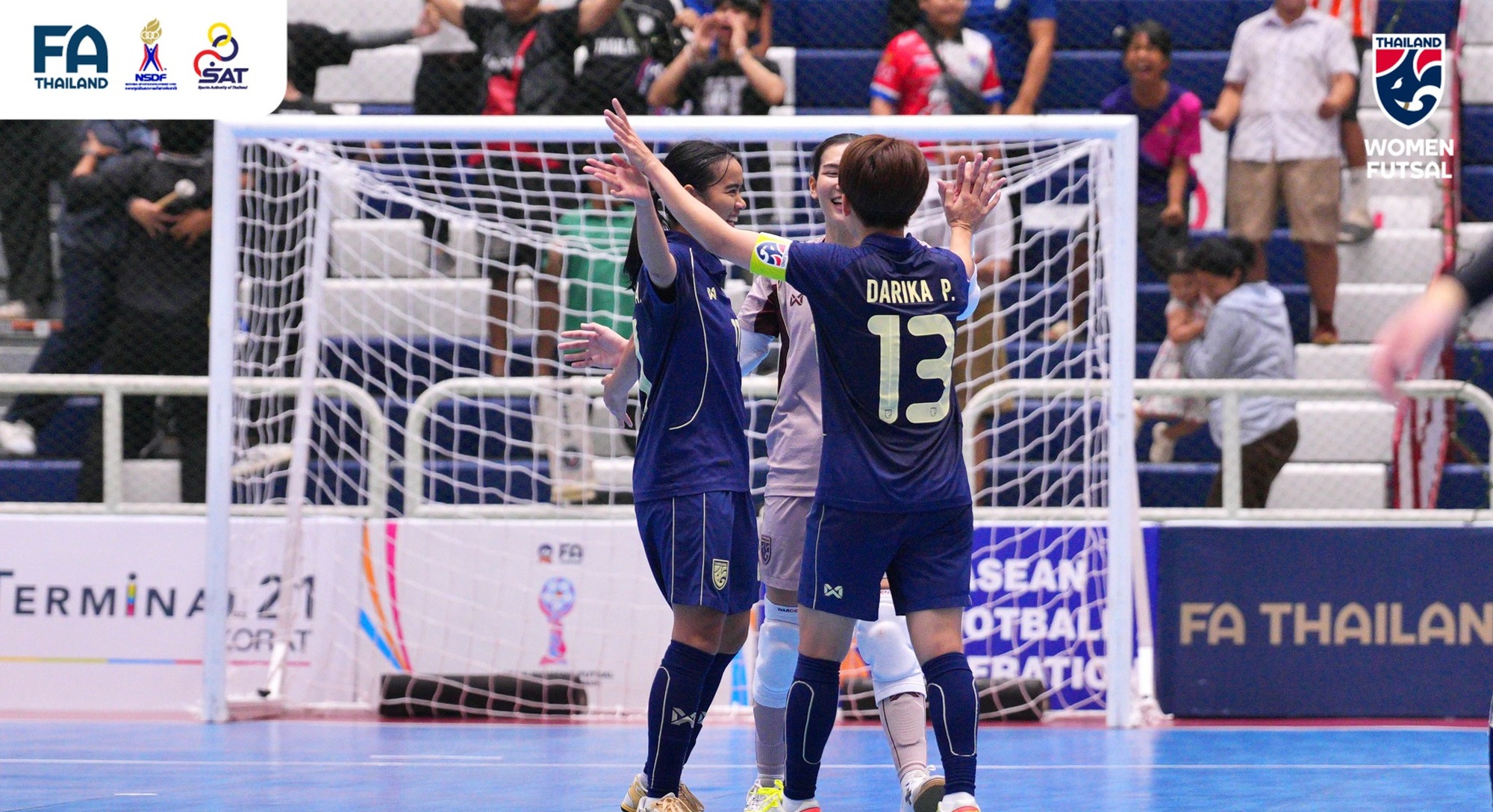 Tuyển Th&aacute;i Lan v&ocirc; địch Đ&ocirc;ng Nam &Aacute; sau "mưa b&agrave;n thắng" - Ảnh 1.