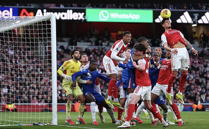 Mưa bàn thắng từ phạt góc, Arsenal đánh bại Chelsea ở derby London - Ảnh 4.