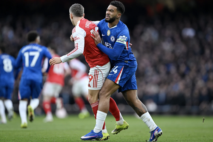 Mưa bàn thắng từ phạt góc, Arsenal đánh bại Chelsea ở derby London - Ảnh 1.