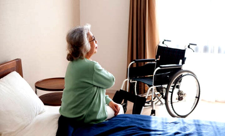 86 tuổi sống trong viện dưỡng l&atilde;o: Hối hận v&igrave; hy sinh cho con - Ảnh 2.