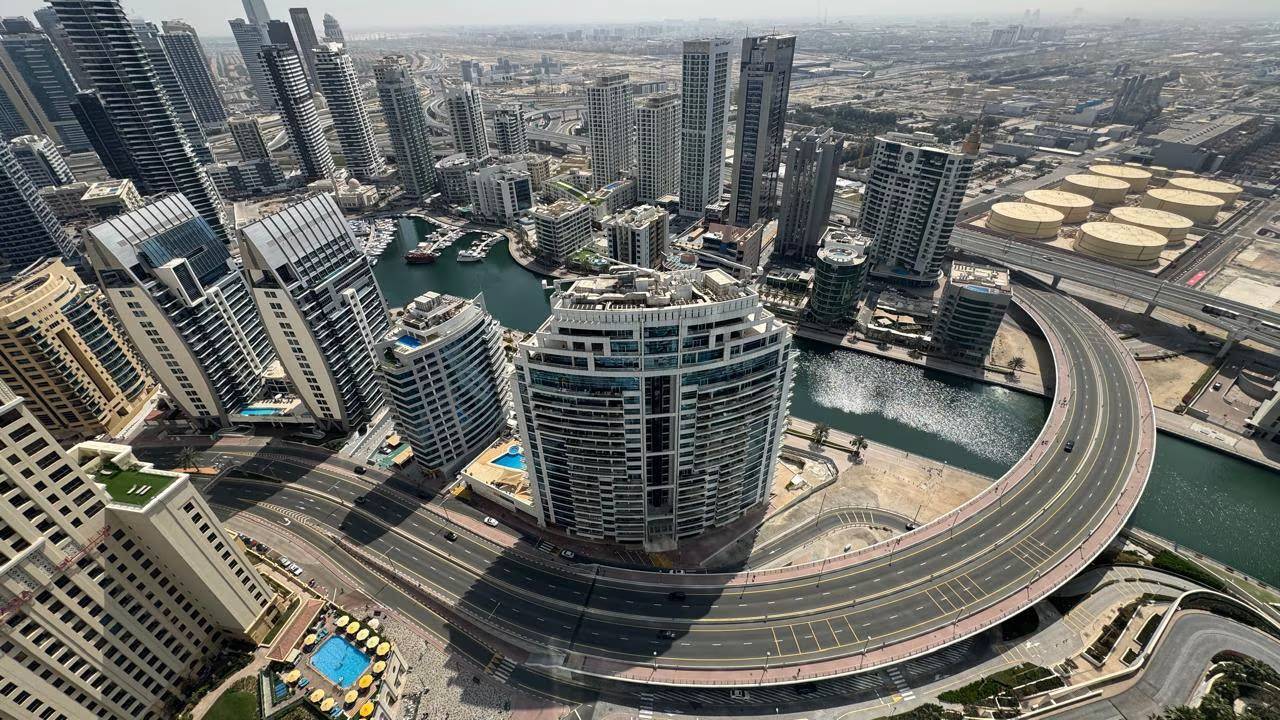 Dubai khác lạ “không thể nhận ra” vào sáng ngày 1/3- Ảnh 1. Dubai khác lạ “không thể nhận ra” vào sáng ngày 1/3- Ảnh 1.