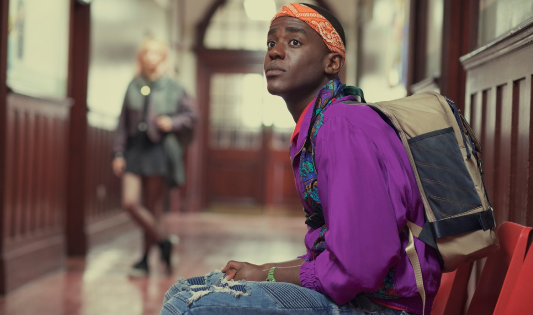 Sống dũng cảm như Eric trong Sex Education để có cuộc đời trọn vẹn - Ảnh 1. Sống dũng cảm như Eric trong Sex Education để có cuộc đời trọn vẹn - Ảnh 1.