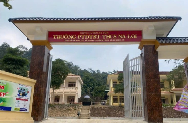 Vụ 2 nữ sinh lớp 8 lấy chồng theo tục bắt vợ: Nhà trường báo cáo sự việc - Ảnh 1. Vụ 2 nữ sinh lớp 8 lấy chồng theo tục bắt vợ: Nhà trường báo cáo sự việc - Ảnh 1.