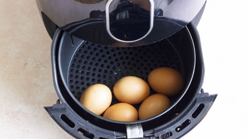 meo luoc trung bang noi chien khong dau thanh cong my man tipsnote 800x450 1 1772495859754 17724958600721440483396