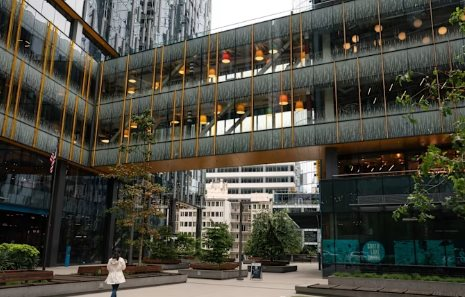 Amazon t&aacute;i cấu tr&uacute;c kỷ lục 2026: Sa thải 30 . 000 Nh&acirc;n vi&ecirc;n , ứng dụng AI mạnh mẽ - Ảnh 3.