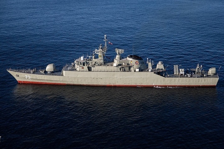 Chiến hạm Iran bốc ch&aacute;y: Thiệt hại nghi&ecirc;m trọng đầu ti&ecirc;n tại cảng Konarak 2026 - Ảnh 4.