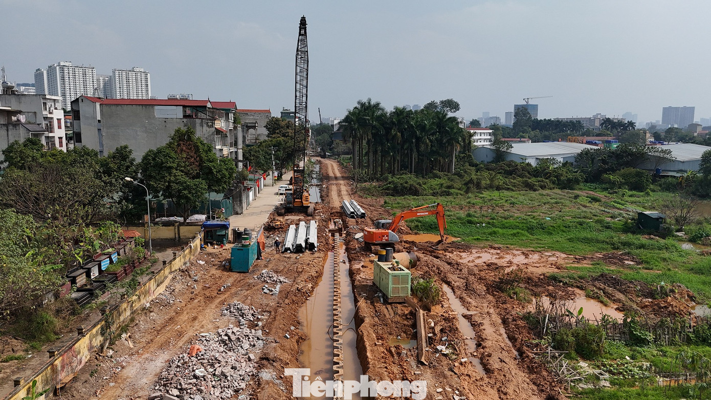 Cận cảnh tuyến bổ cập nước s&ocirc;ng T&ocirc; Lịch trị gi&aacute; 869 tỷ đồng đang th&agrave;nh h&igrave;nh - Ảnh 11.