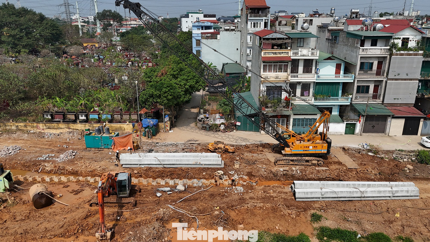 Cận cảnh tuyến bổ cập nước s&ocirc;ng T&ocirc; Lịch trị gi&aacute; 869 tỷ đồng đang th&agrave;nh h&igrave;nh - Ảnh 13.