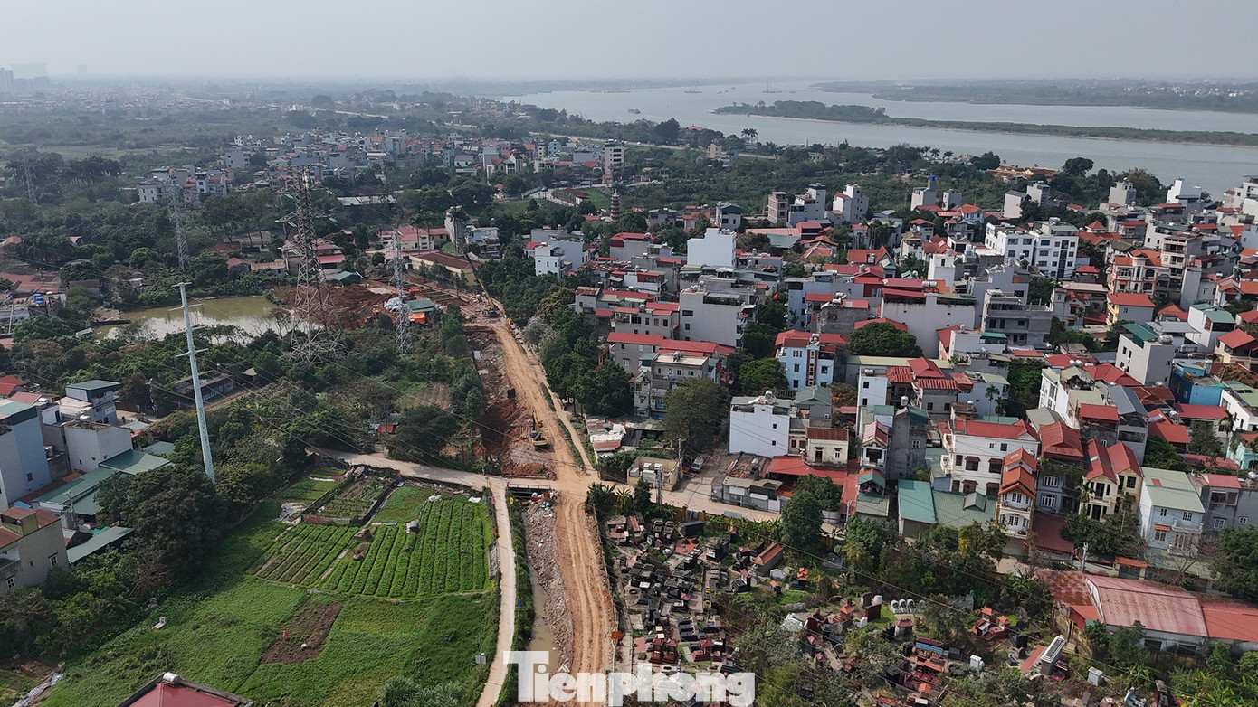 Cận cảnh tuyến bổ cập nước s&ocirc;ng T&ocirc; Lịch trị gi&aacute; 869 tỷ đồng đang th&agrave;nh h&igrave;nh - Ảnh 1.