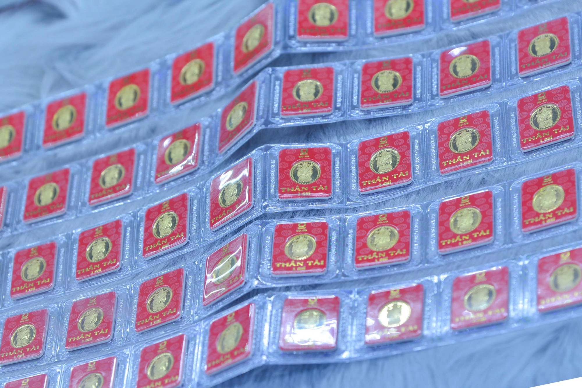 Gi&aacute; v&agrave;ng v&agrave; bạc bất ngờ giảm mạnh ng&agrave;y 2 - 3: Cập nhật t&igrave;nh h&igrave;nh thị trường 2026 - Ảnh 2.