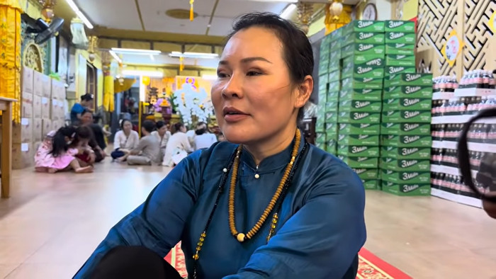 Vợ cố NSƯT Qu&yacute; B&igrave;nh từng n&oacute;i g&igrave; khi được gọi l&agrave; "đại gia gi&agrave;u c&oacute;" trước khi bị bắt? - Ảnh 1.