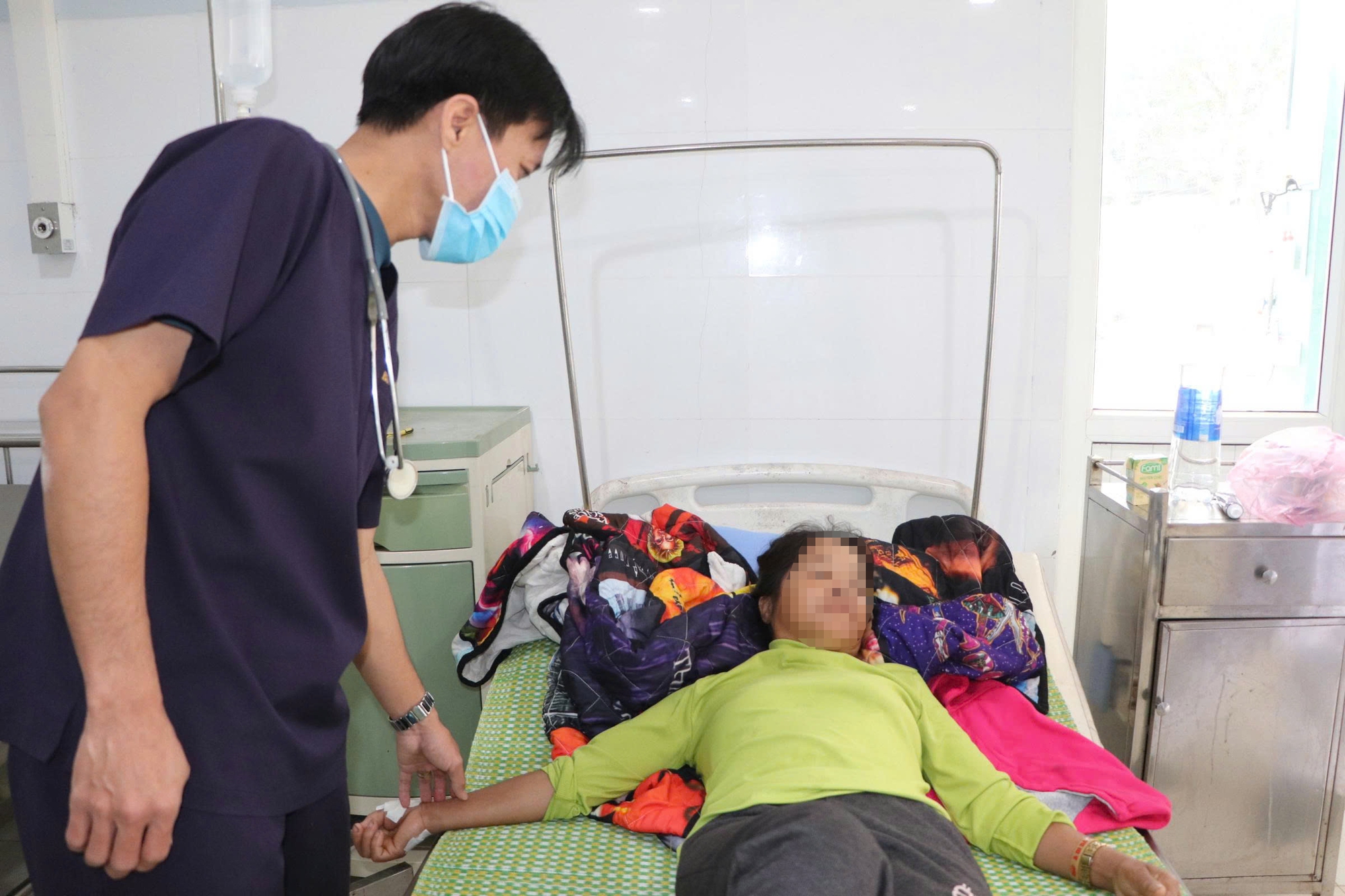 Nguy cơ ngộ độc botulinum từ món cá ủ chua: Cảnh báo sức khỏe 2026 - Ảnh 3. Nguy cơ ngộ độc botulinum từ món cá ủ chua: Cảnh báo sức khỏe 2026 - Ảnh 3.