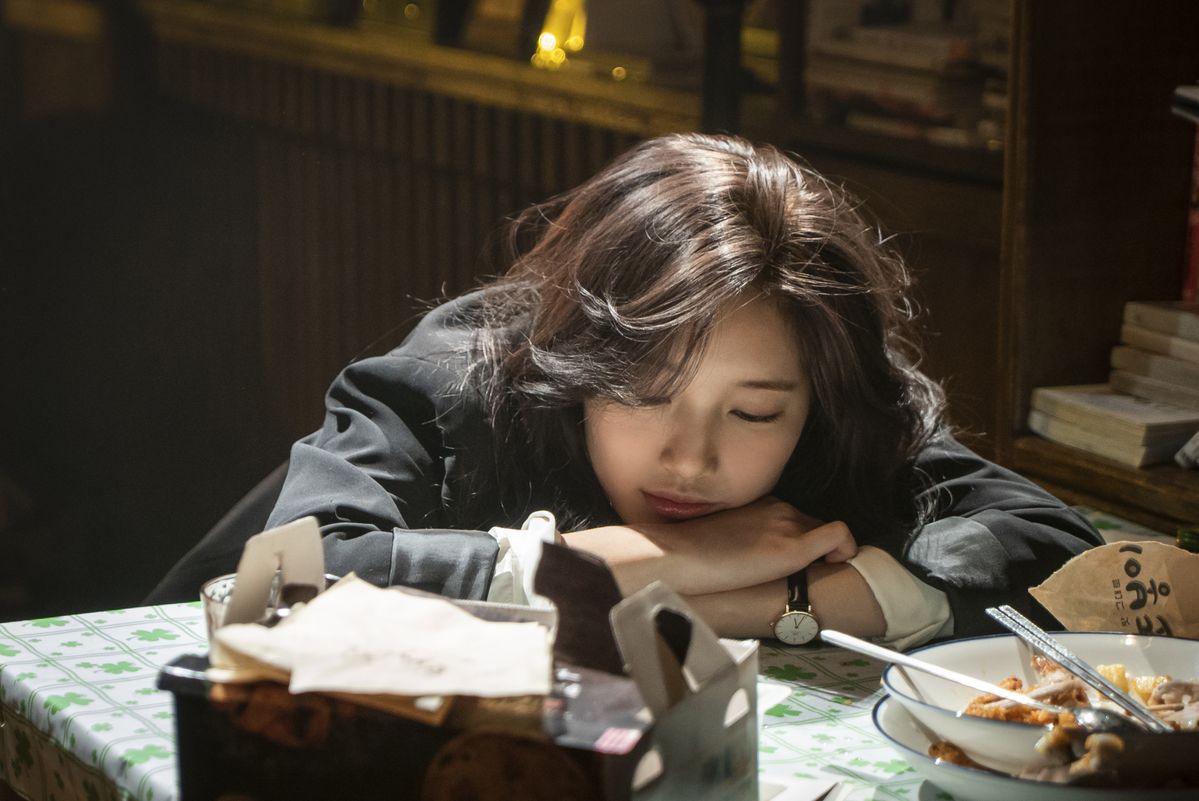 C&acirc;u hỏi hot tr&ecirc;n Threads h&ocirc;m nay: &ldquo;Con trai 25 tuổi lương 17 triệu c&oacute; phải l&agrave; ở dưới đ&aacute;y kh&ocirc;ng?"- Ảnh 2.