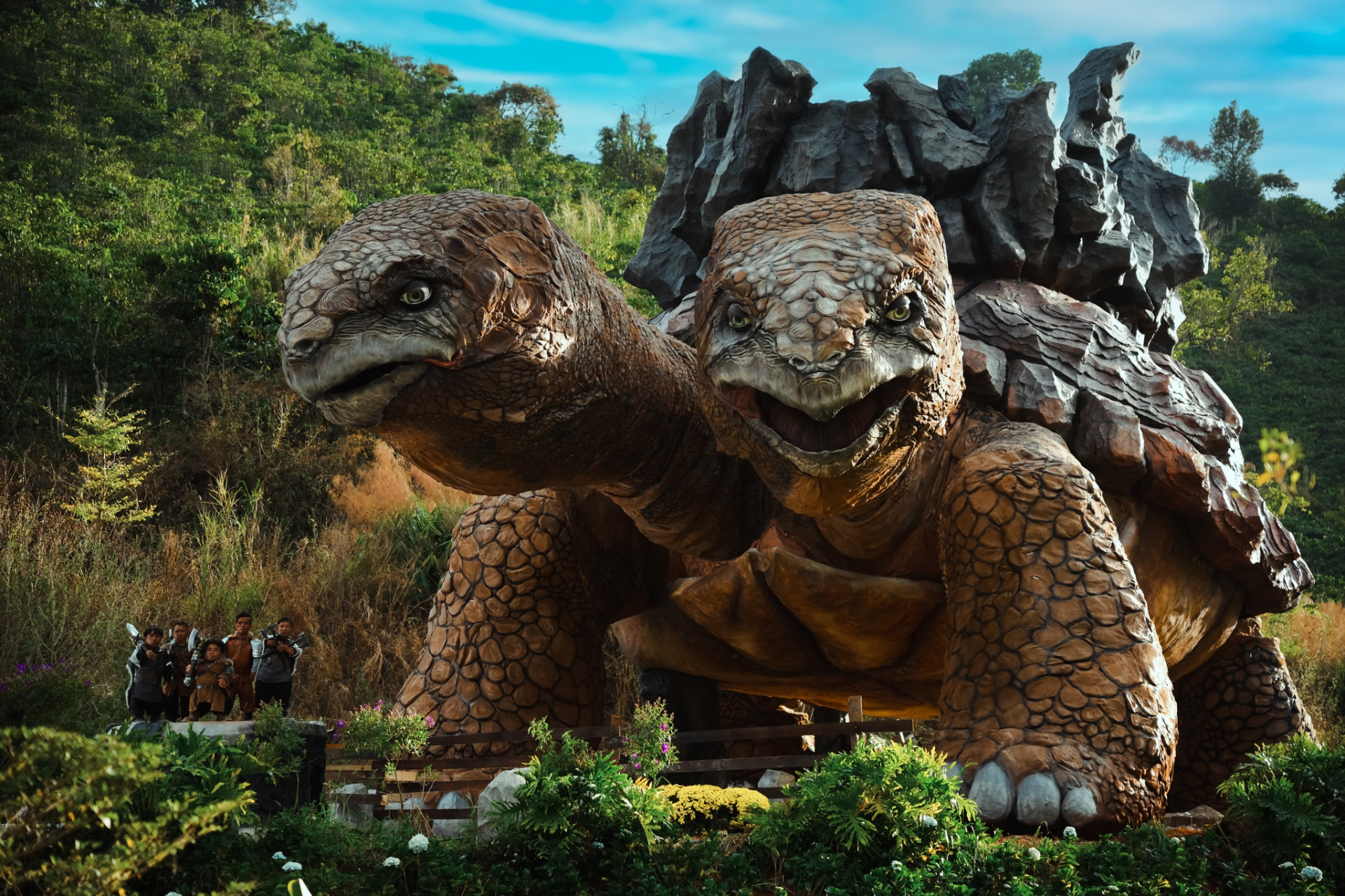 Kh&aacute;ch T&acirc;y đến Việt Nam tham quan "ng&ocirc;i l&agrave;ng người t&iacute; hon" dưới ch&acirc;n đ&egrave;o ở Đ&agrave; Lạt- Ảnh 6.