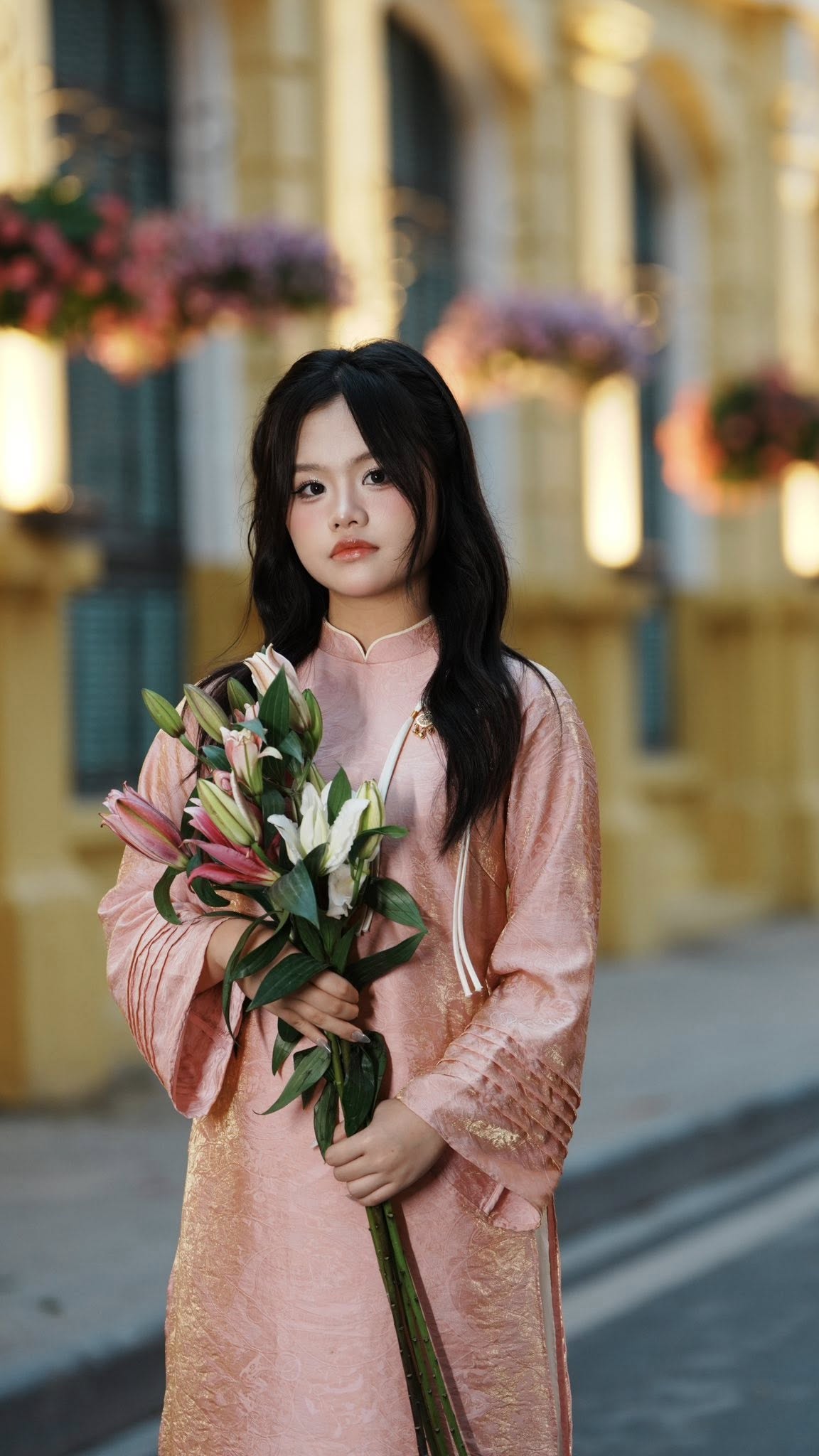 Con ri&ecirc;ng của vợ được nam diễn vi&ecirc;n Việt nổi tiếng thương như con đẻ: Tuổi 14 xinh đẹp, g&acirc;y ch&uacute; &yacute; - Ảnh 4.