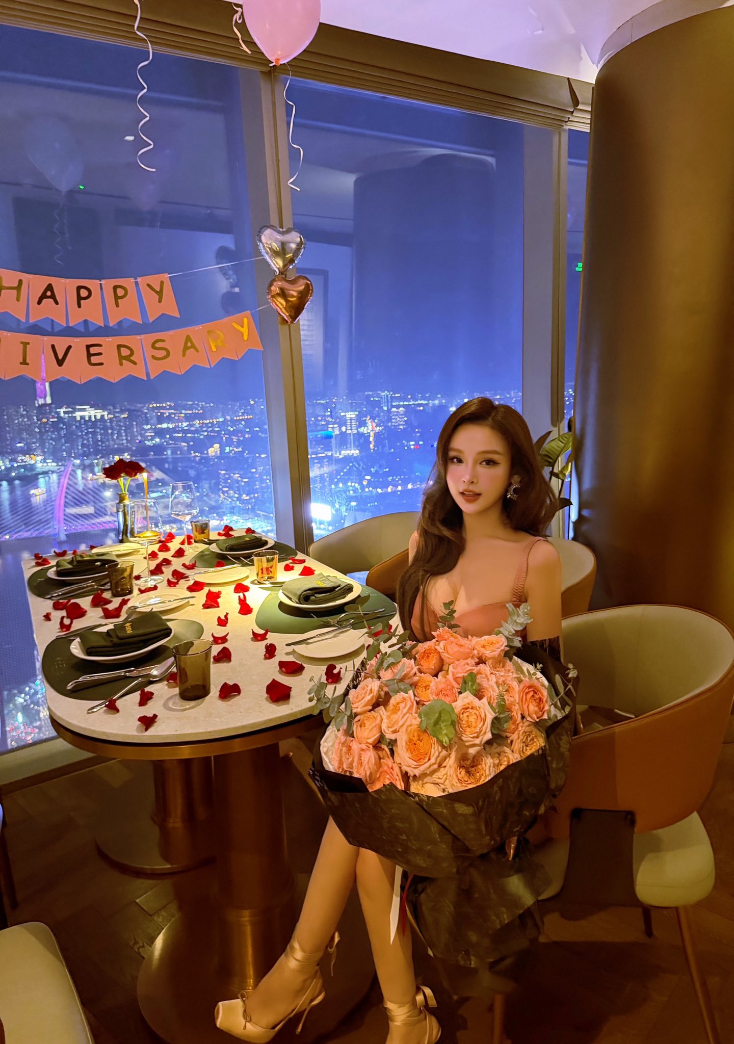 Mỹ nh&acirc;n U40 vẫn đẹp như đ&ocirc;i mươi, khiến đại gia si m&ecirc; suốt 13 năm, tặng biệt thự 100 tỷ - Ảnh 3.