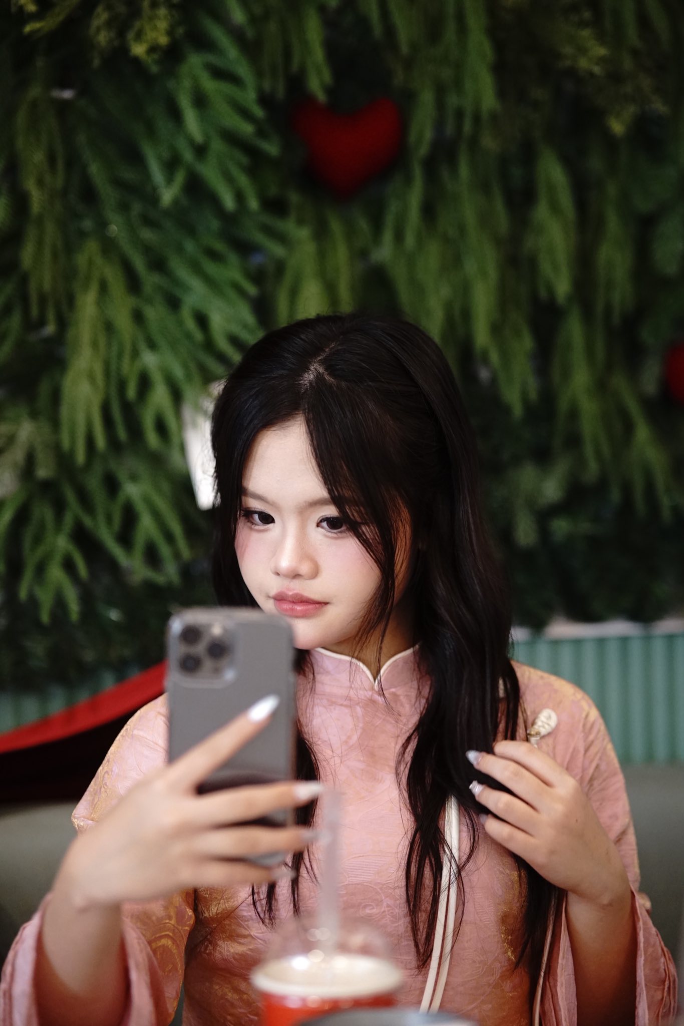 Con ri&ecirc;ng của vợ được nam diễn vi&ecirc;n Việt nổi tiếng thương như con đẻ: Tuổi 14 xinh đẹp, g&acirc;y ch&uacute; &yacute; - Ảnh 3.