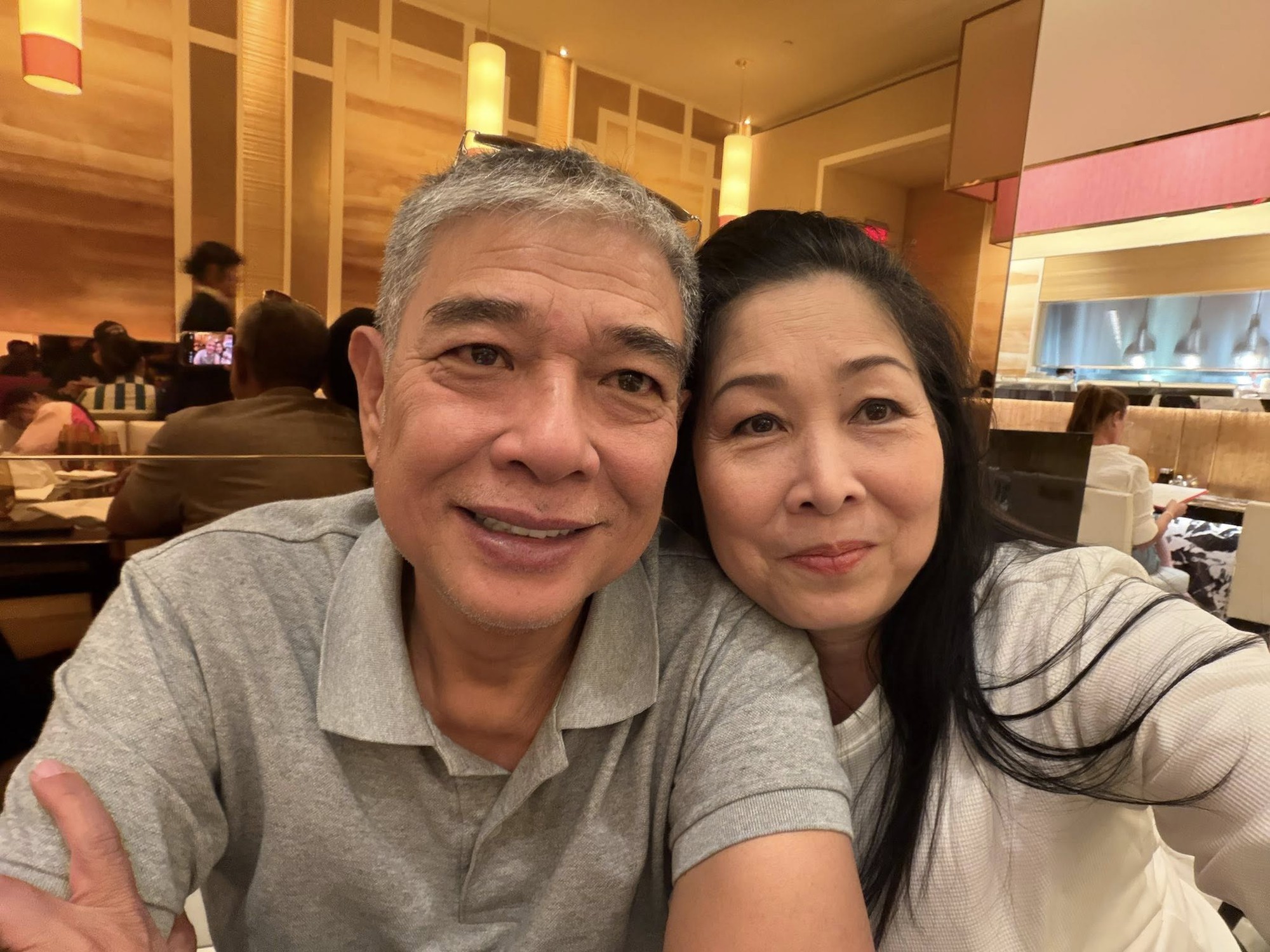 Nữ NSND 60 tuổi nổi tiếng Việt Nam đăng status n&oacute;i y&ecirc;u chồng "muốn được dựa dẫm" - Ảnh 2.