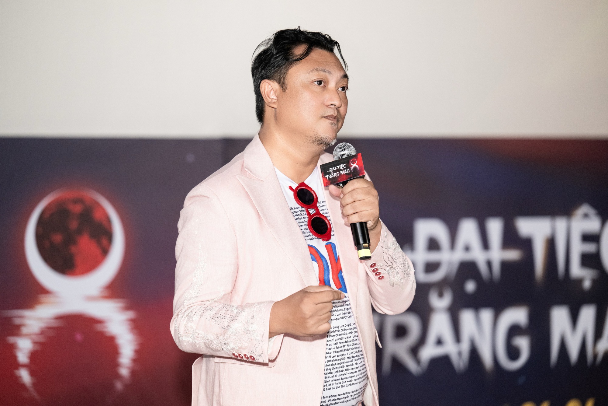 Miu L&ecirc;, Li&ecirc;n Bỉnh Ph&aacute;t ho&aacute; th&acirc;n nh&acirc;n vật "kh&ocirc;ng ưa nhau", li&ecirc;n tục c&agrave; khịa nhau tr&ecirc;n s&acirc;n khấu - Ảnh 2.