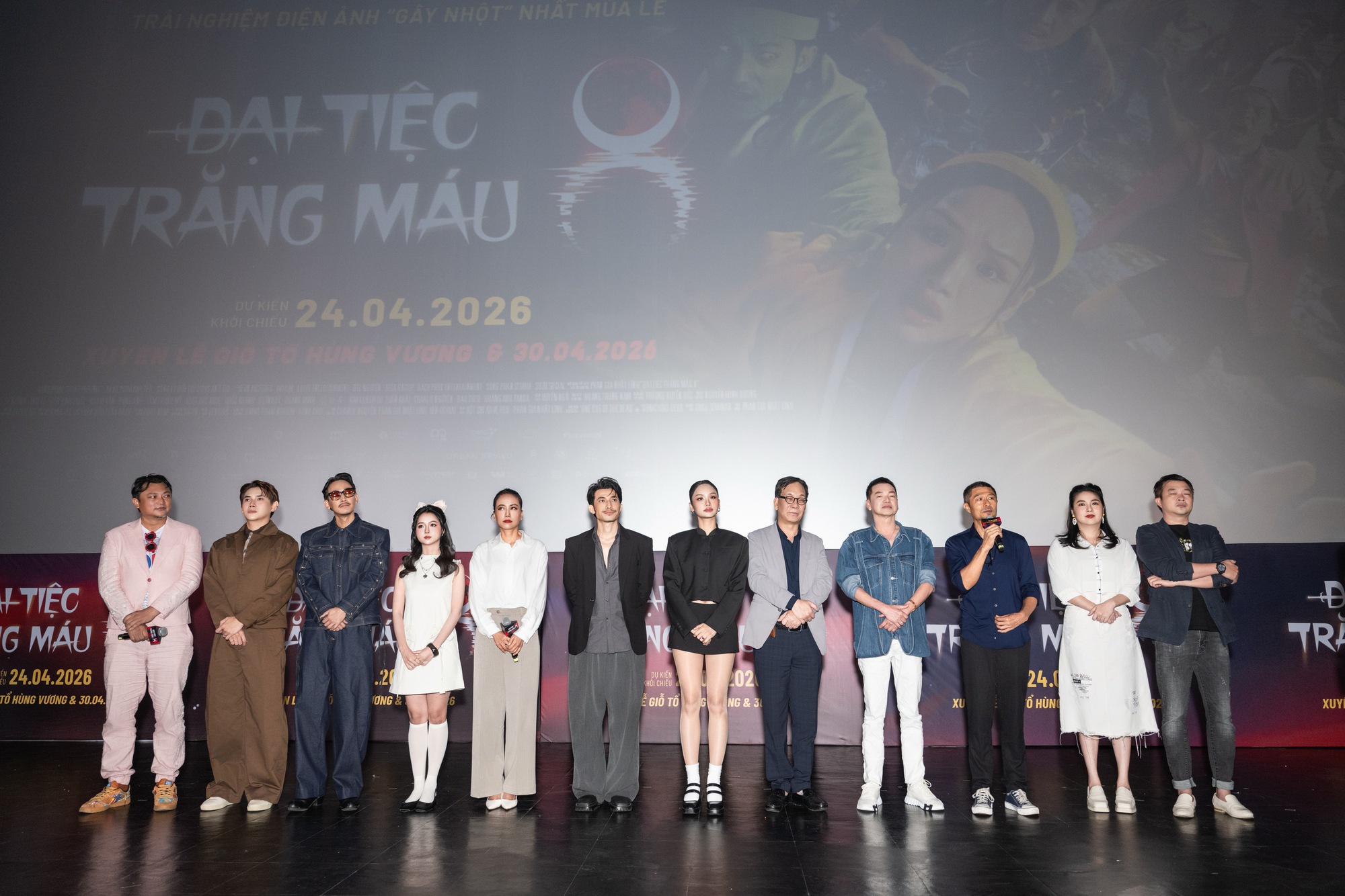 Miu L&ecirc;, Li&ecirc;n Bỉnh Ph&aacute;t ho&aacute; th&acirc;n nh&acirc;n vật "kh&ocirc;ng ưa nhau", li&ecirc;n tục c&agrave; khịa nhau tr&ecirc;n s&acirc;n khấu - Ảnh 1.