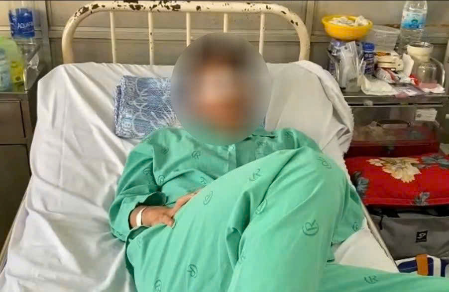 Nam sinh lớp 11 bị đ&aacute;nh hội đồng: Vụ việc nghi&ecirc;m trọng tại TP . HCM - Ảnh 2.