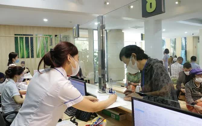 Đề xuất từ 2026 kh&aacute;m sức khỏe định kỳ miễn ph&iacute; cho người cao tuổi, hộ ngh&egrave;o - Ảnh 1.