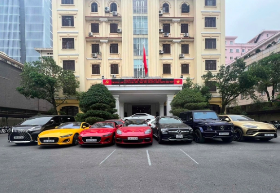 T&agrave;i sản vụ Mr Pips: Si&ecirc;u xe , đồng hồ xa xỉ v&agrave; hơn 5 . 300 Tỷ đồng bị thu giữ - Ảnh 1.