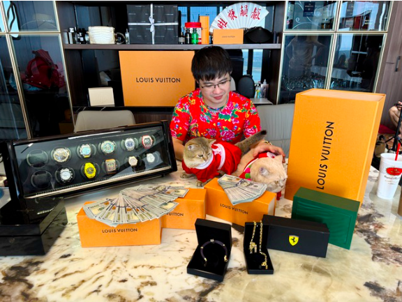 T&agrave;i sản vụ Mr Pips: Si&ecirc;u xe , đồng hồ xa xỉ v&agrave; hơn 5 . 300 Tỷ đồng bị thu giữ - Ảnh 3.