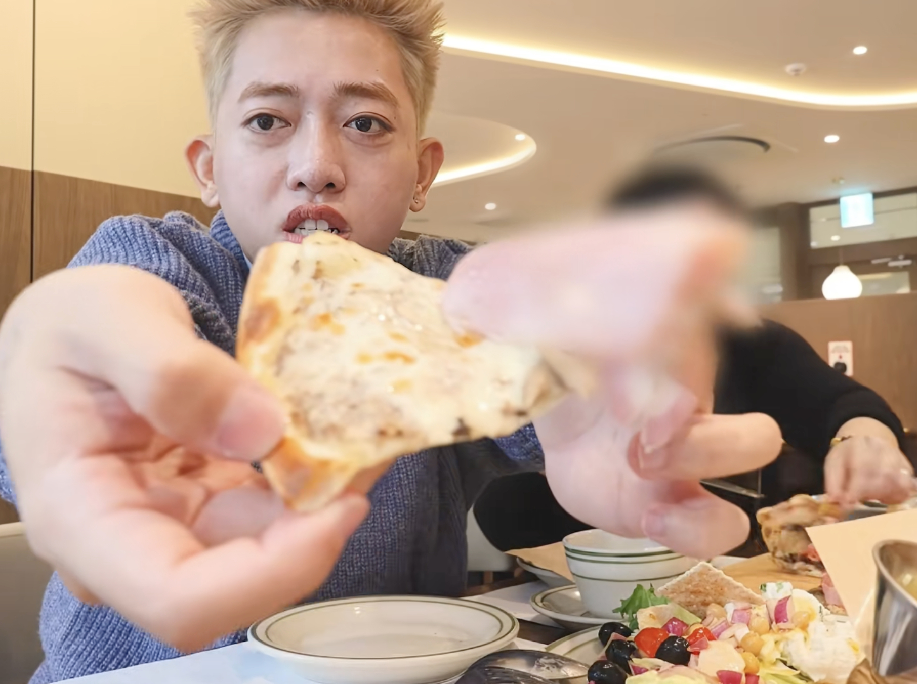 TikToker Việt 1,9 triệu follow Ho&agrave;ng Anh Panda bất ngờ bị lập bi&ecirc;n bản ngay giữa nh&agrave; h&agrave;ng ở H&agrave;n Quốc- Ảnh 2.