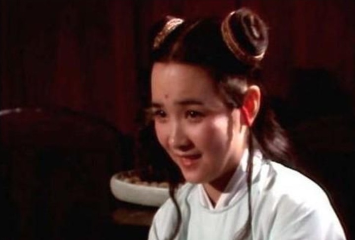 Tiểu đồng l&eacute;m lỉnh phim "T&acirc;y du k&yacute;": L&agrave; mỹ nh&acirc;n m&agrave;n ảnh, U80 vẫn trẻ đẹp - Ảnh 1.