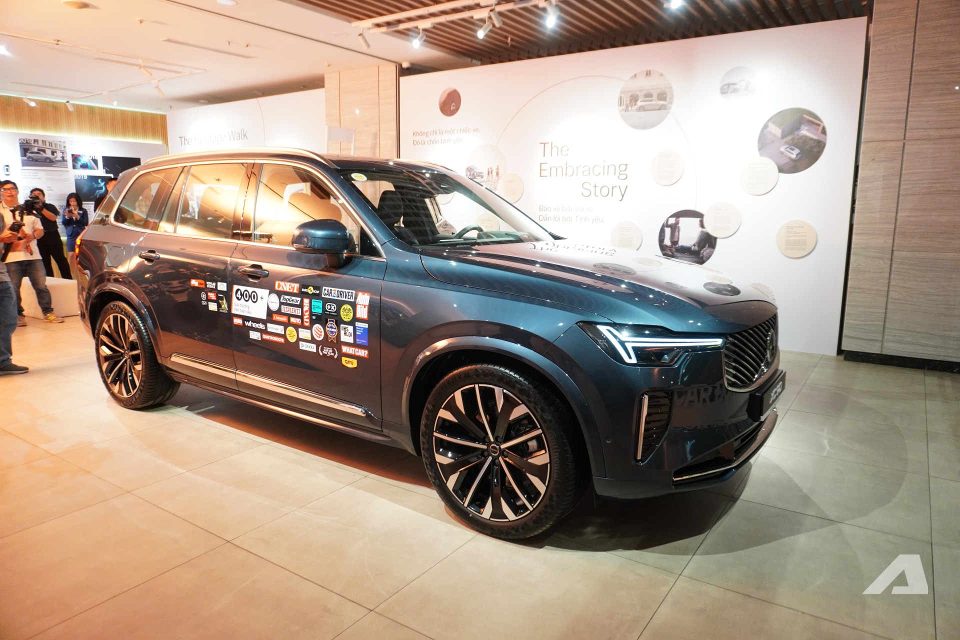 Volvo XC90 2026 ra mắt Việt Nam: Gi&aacute; 3,289 tỷ đồng rẻ hơn cả Lexus RX, m&agrave;n lớn hơn, động cơ kh&ocirc;ng mạnh như trước- Ảnh 6.