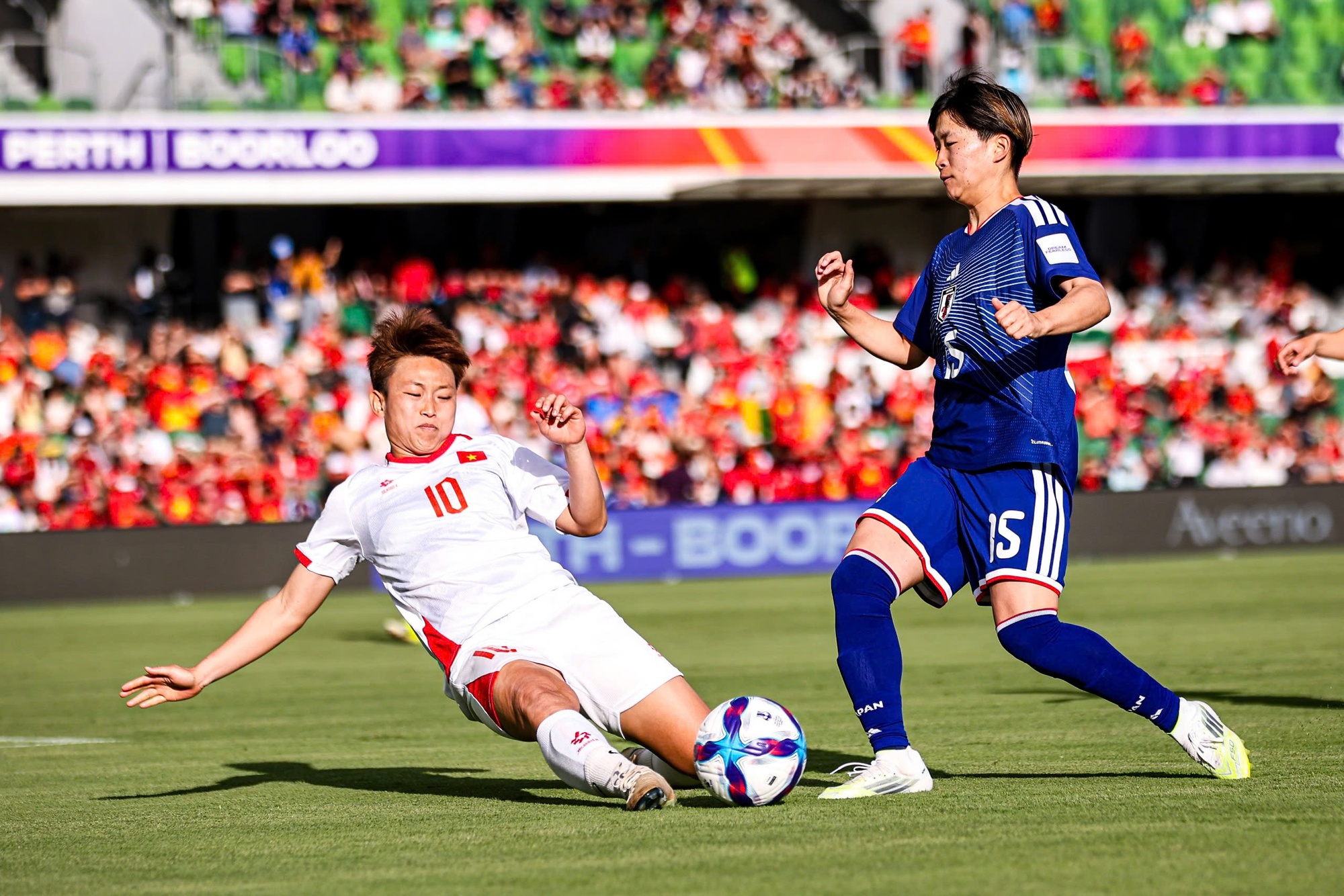 FIFA y&ecirc;u cầu c&aacute;c đội phải c&oacute; &iacute;t nhất một HLV nữ từ 2026 - Ảnh 1.