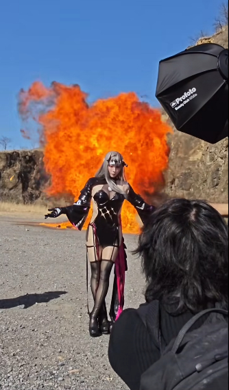 Hậu trường "ch&aacute;y nổ" từ một buổi chụp h&igrave;nh của nữ coser nổi tiếng, đầu tư cỡ n&agrave;y bảo sao kh&ocirc;ng khiến người xem m&ecirc; mẩn? - Ảnh 2.