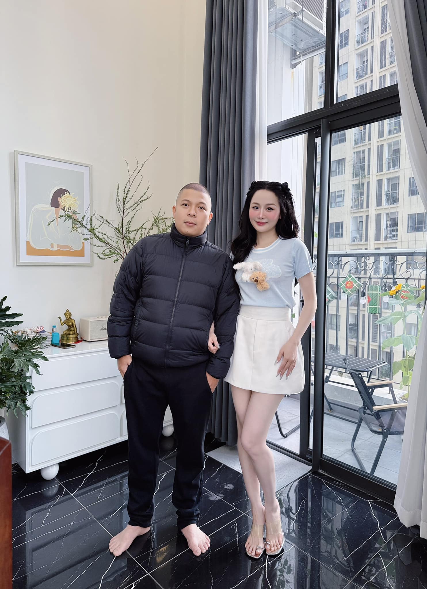 Giám đốc U50 cưới vợ đẹp kém 13 tuổi, xúc động trước phản ứng của vợ lúc thông báo thua lỗ 20 tỷ, bán nhà - Ảnh 3.