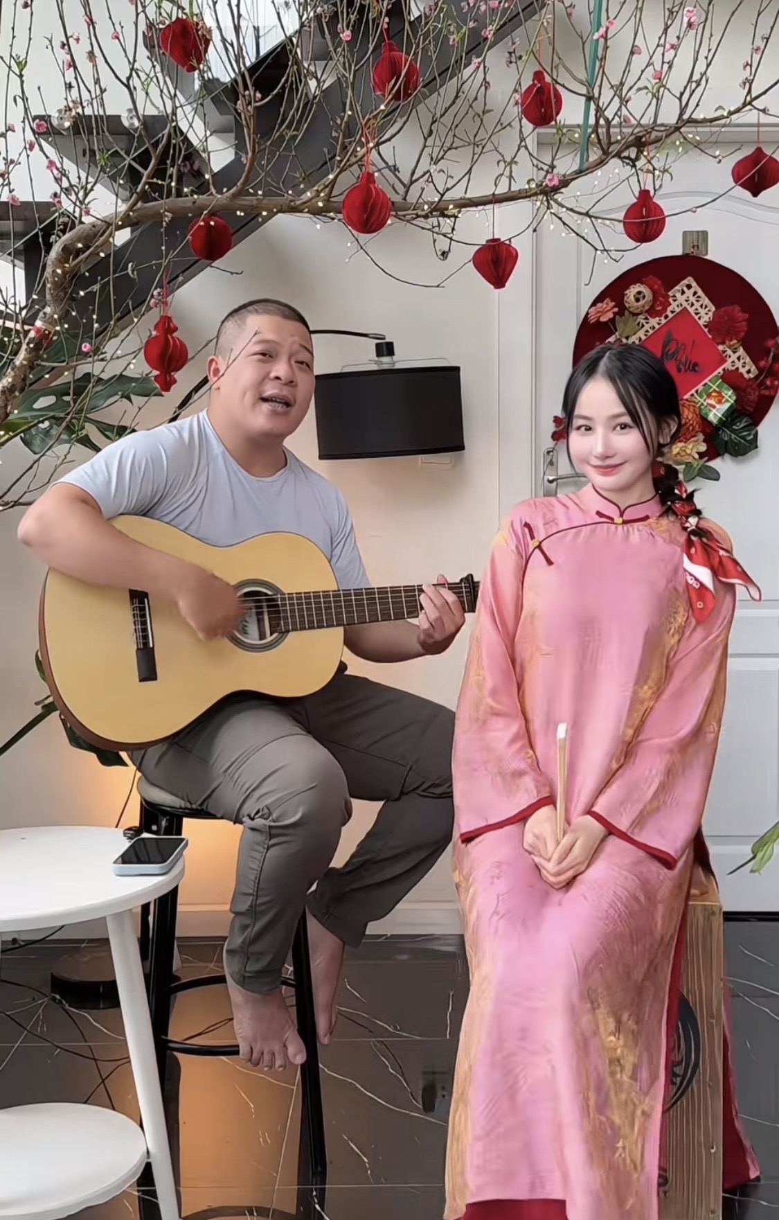 Giám đốc U50 cưới vợ đẹp kém 13 tuổi, xúc động trước phản ứng của vợ lúc thông báo thua lỗ 20 tỷ, bán nhà - Ảnh 2.