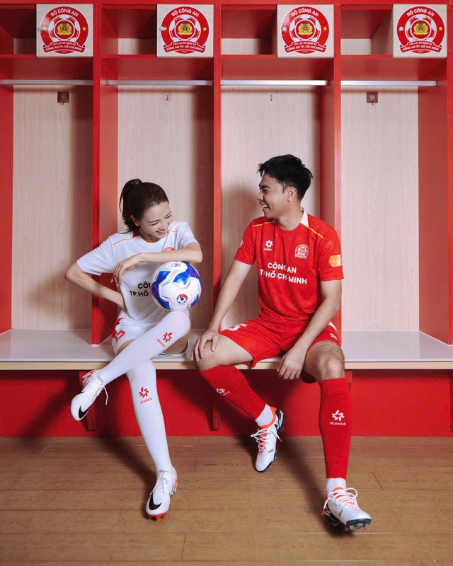 Vừa chuyển 200 triệu ti&ecirc;u vặt, MC Huyền Trang lại chơi lớn treo thưởng cho tiền vệ Đức Huy ngay trước ng&agrave;y cưới- Ảnh 4.