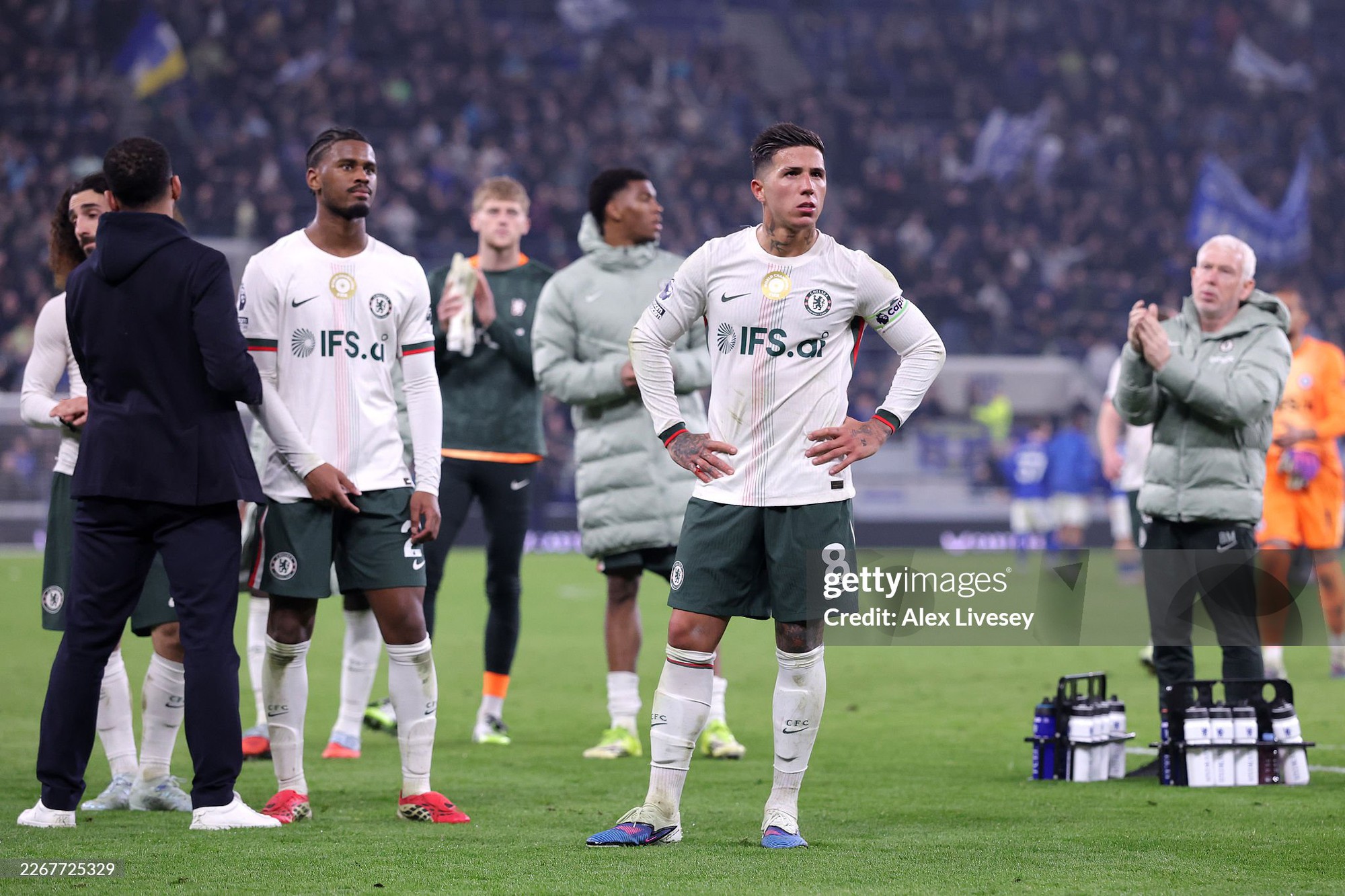 Chelsea thua tan n&aacute;t, MU cầm chắc tấm v&eacute; Champions League - Ảnh 1.