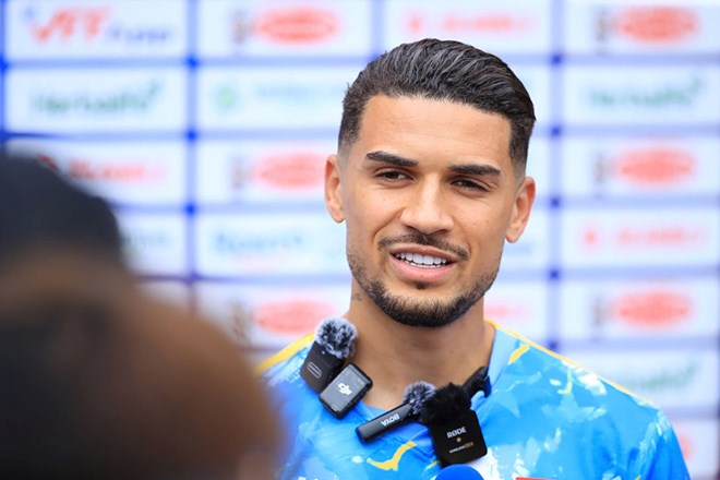 Hoàng Hên: "Tôi chờ ngày này quá lâu rồi, thật tự hào với chiếc áo có lá cờ Việt Nam trên ngực" - Ảnh 1.