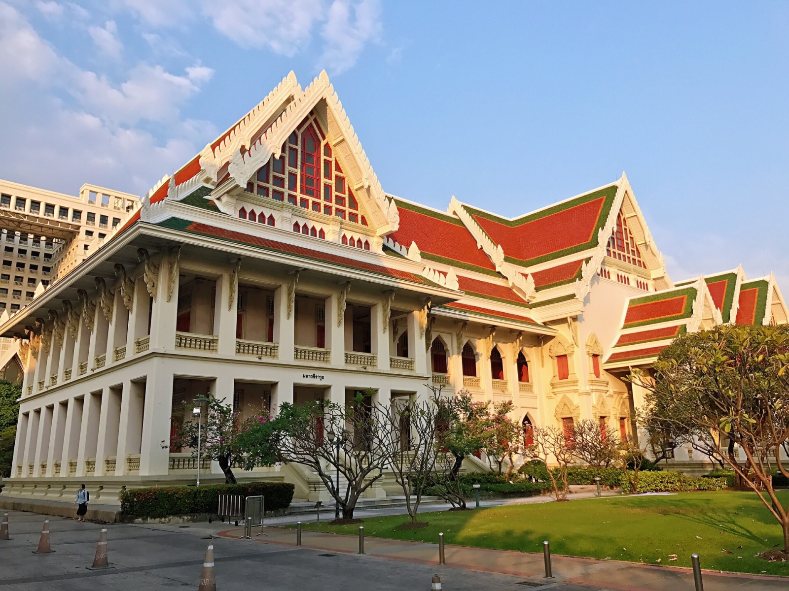 Thứ tiếng nh&igrave;n như "giun dế" nhưng c&oacute; lợi thế cực lớn ở Việt Nam, tỷ lệ việc l&agrave;m gần 100%, lộ tr&igrave;nh thăng tiến v&ugrave;n vụt - Ảnh 3.