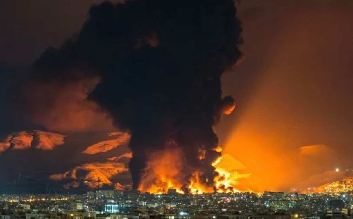 Chuy&ecirc;n gia Trung Quốc ph&acirc;n t&iacute;ch chiến sự Iran v&agrave; c&ocirc;ng nghệ qu&acirc;n sự 2026 - Ảnh 1.