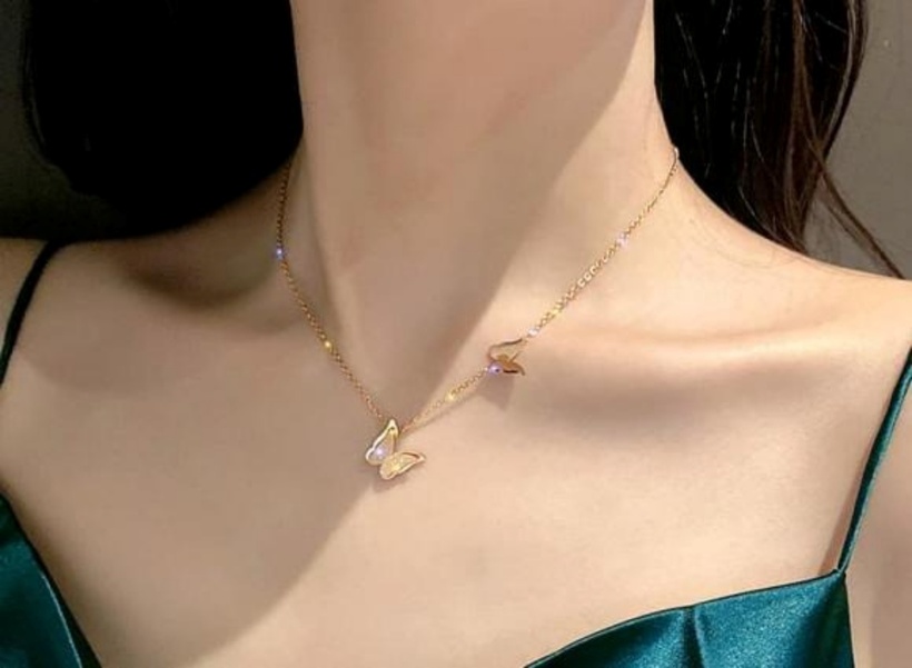 Phụ nữ nên đeo vòng cổ vàng hay bạc? Tìm hiểu lợi ích và ý nghĩa - Ảnh 1. Phụ nữ nên đeo vòng cổ vàng hay bạc? Tìm hiểu lợi ích và ý nghĩa - Ảnh 1.