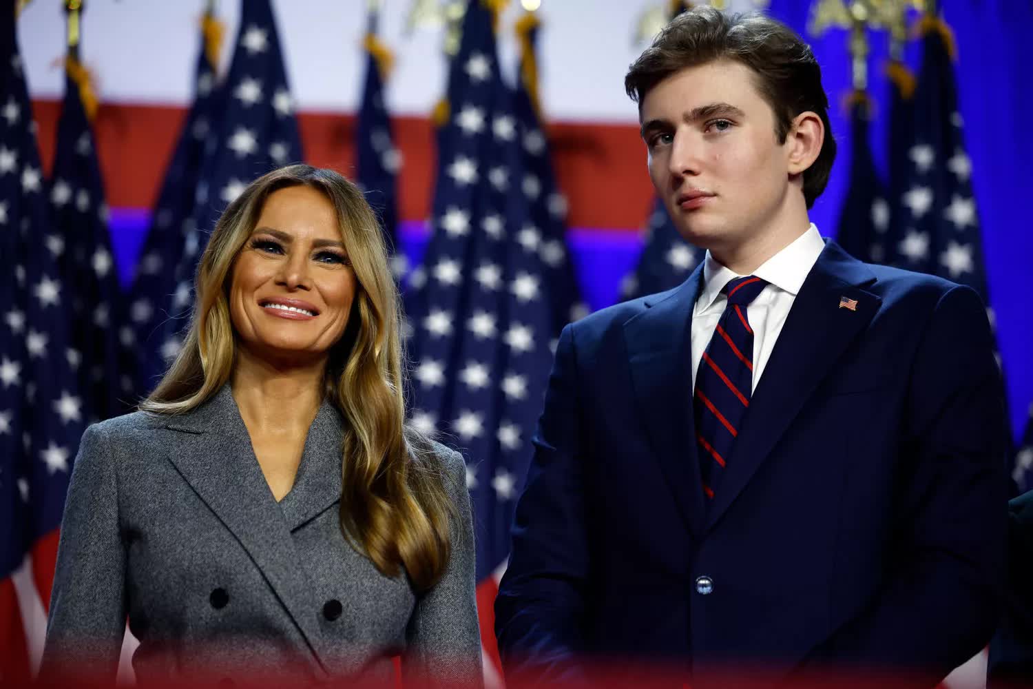 Barron Trump tr&ograve;n 20 tuổi: Bản sao của cha với tham vọng kinh doanh lớn - Ảnh 2.