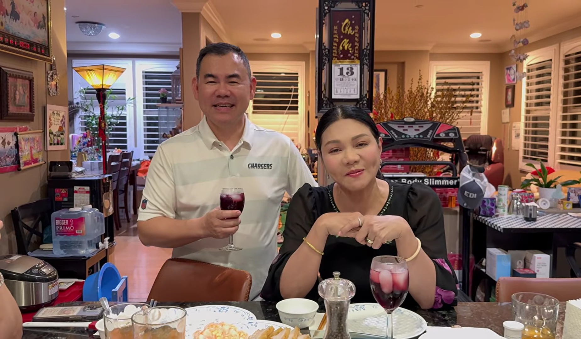 Con d&acirc;u Thanh Tuyền: "Cảm ơn &ocirc;ng x&atilde; cho t&ocirc;i tiền về nước l&agrave;m show"- Ảnh 2.