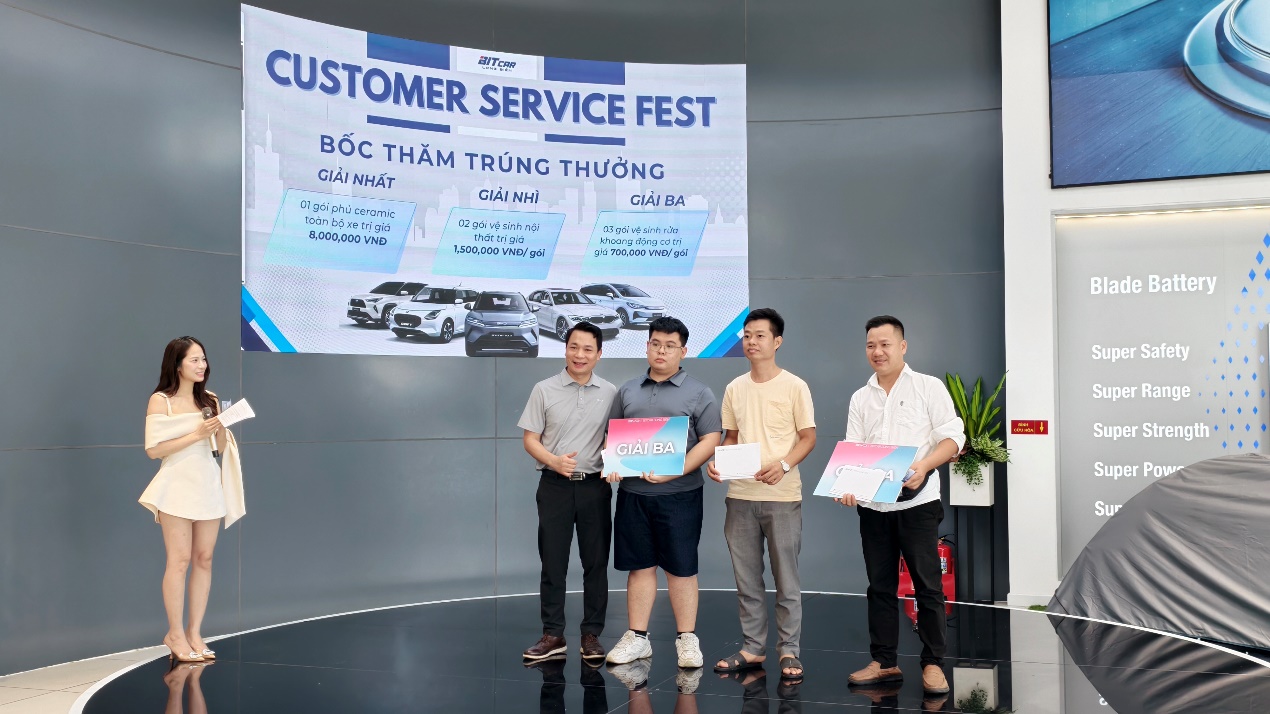 Loạt sự kiện tại BYD Bitcar Long Bi&ecirc;n: Trải nghiệm thực tế, th&uacute;c đẩy chuyển đổi xanh - Ảnh 2.