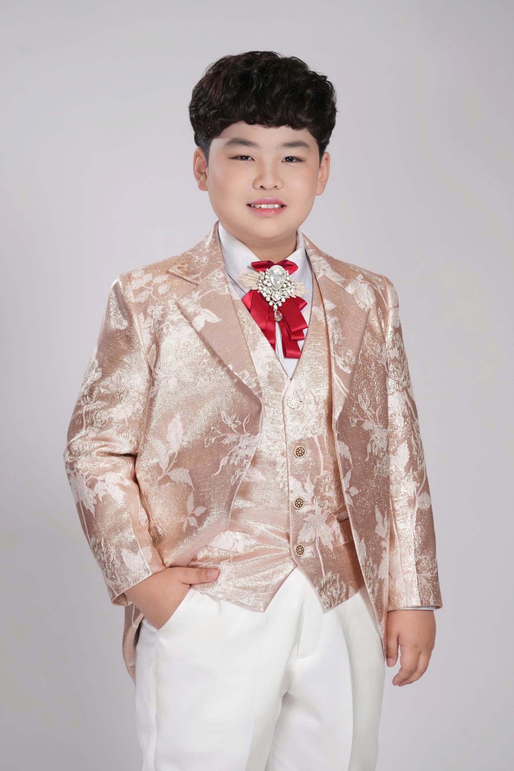 "Thần đồng opera" Dương Đức Hải g&acirc;y ấn tượng với th&agrave;nh t&iacute;ch học tập đ&aacute;ng nể - Ảnh 2.