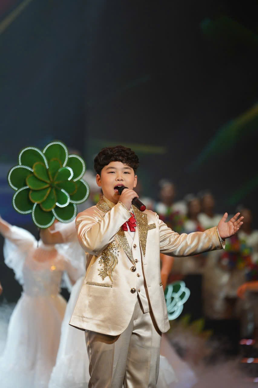 "Thần đồng opera" Dương Đức Hải g&acirc;y ấn tượng với th&agrave;nh t&iacute;ch học tập đ&aacute;ng nể - Ảnh 3.